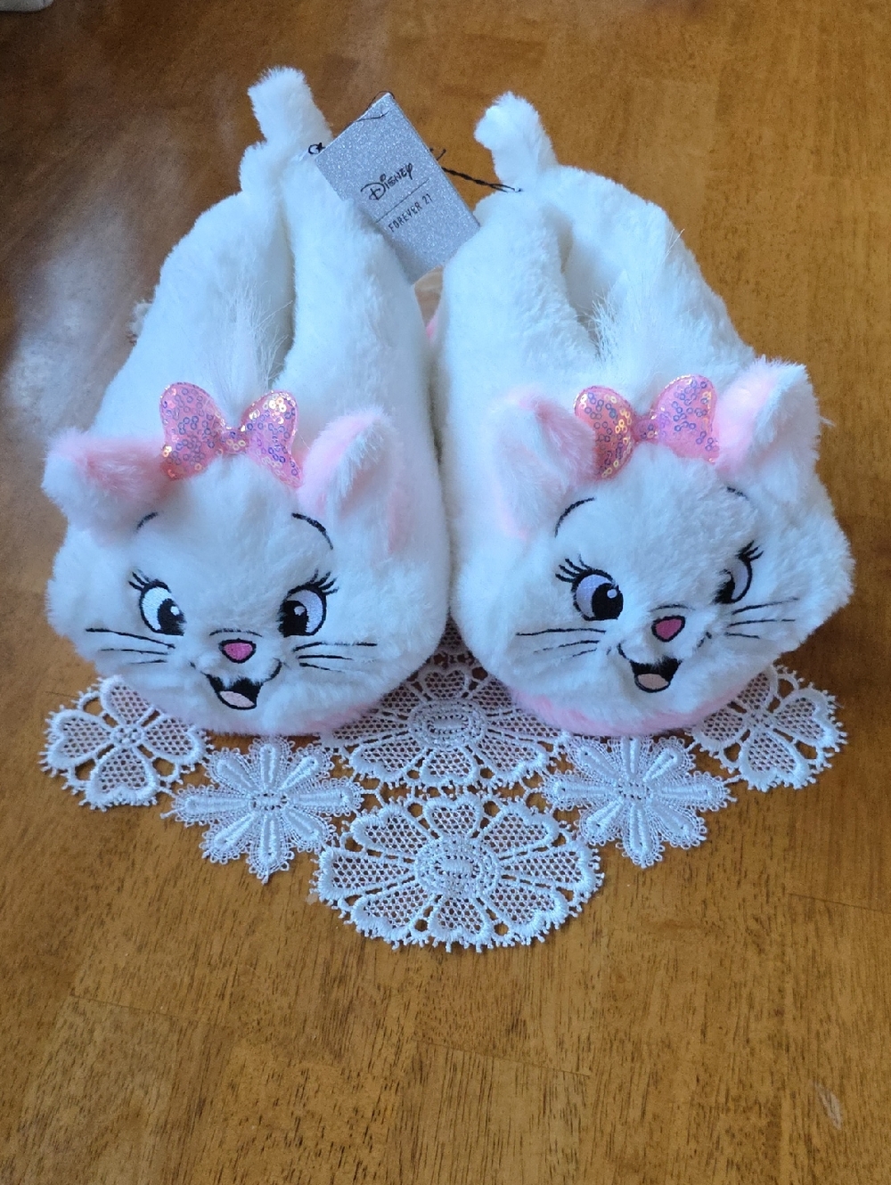 Disney x Forever 21 Marie Aristocats Pink & White Plush Slippers Ladies Size M